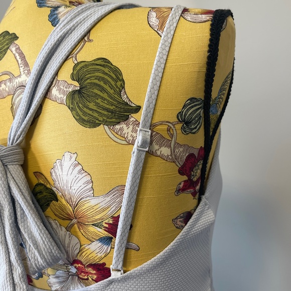 Aerie Full Coverage Light Gray Tie Front Detail One Piece Swimsuit Size Medium - Picture 6 of 9